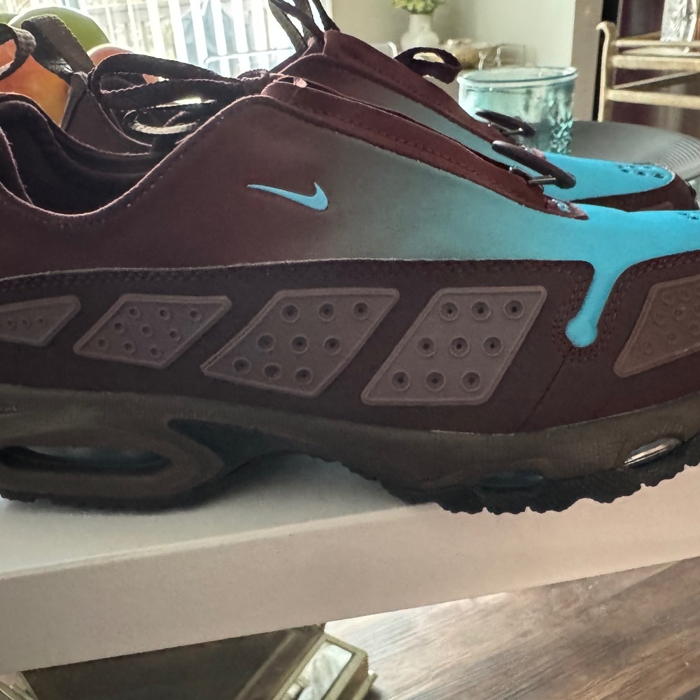 Nike Air Max Sndr Sunder Burgundy Crush Baltic Blue Womens Sz 9 HQ4189-600